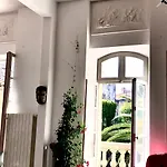 Appartement A La Roquette, Dans L\'Hotel De Divonne, Classe.