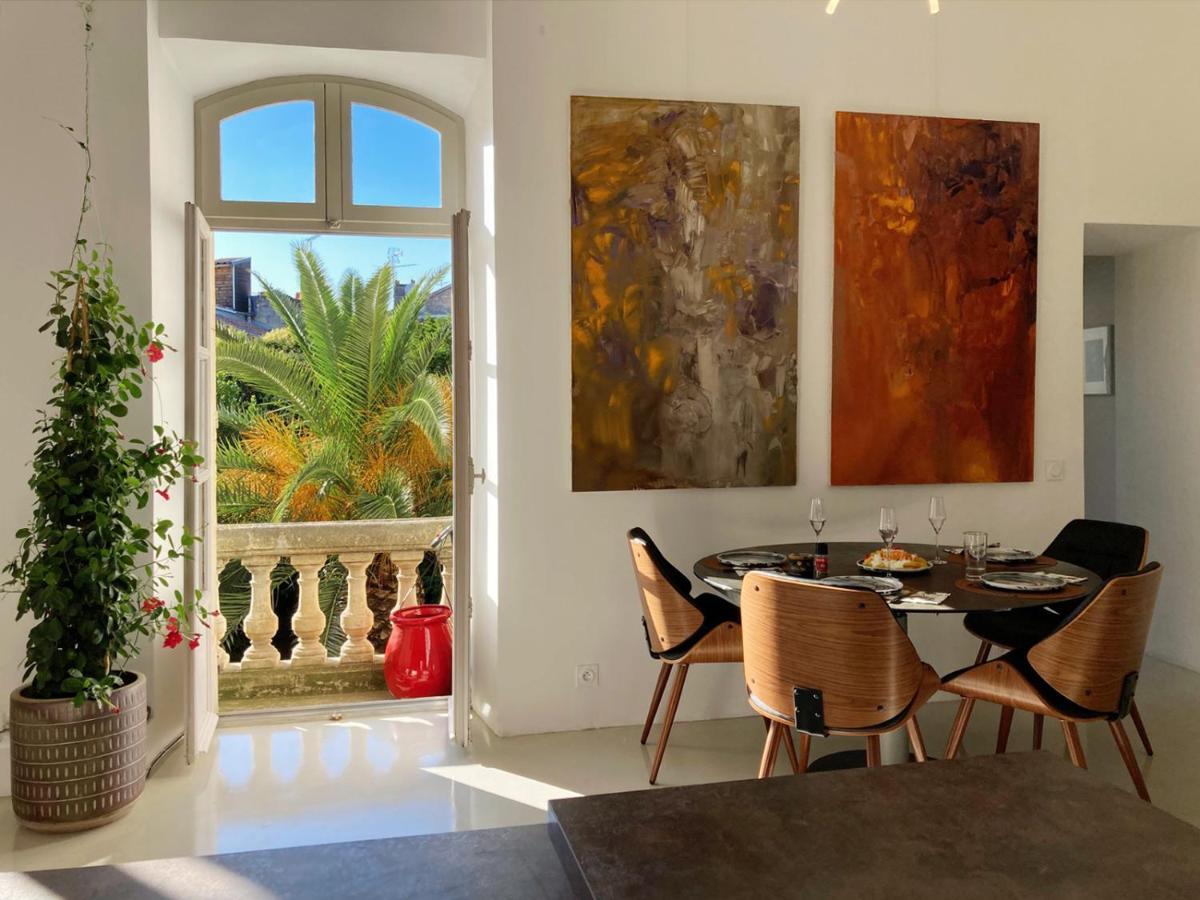 A La Roquette, Dans L'hotel De Divonne, Classe. Apartment
