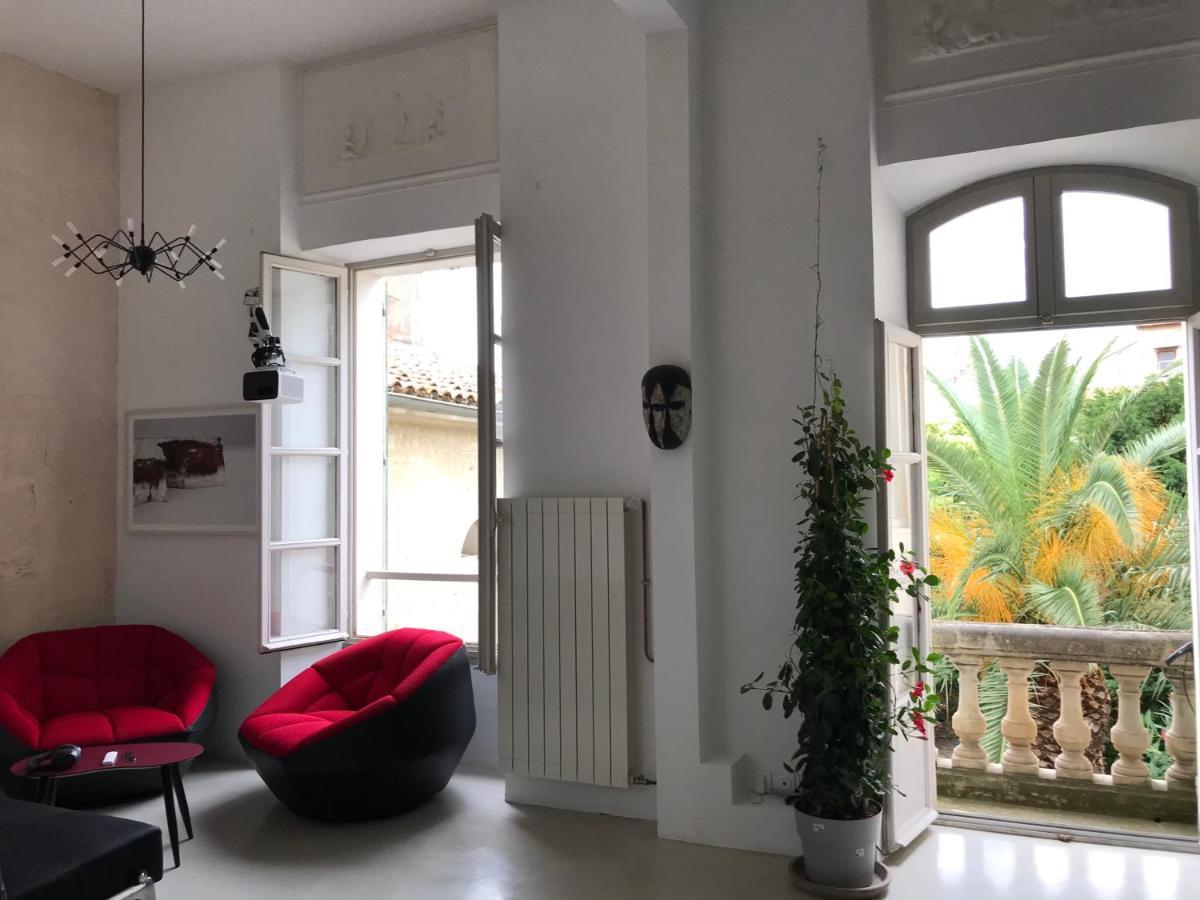 A La Roquette, Dans L'hotel De Divonne, Classe. Apartment